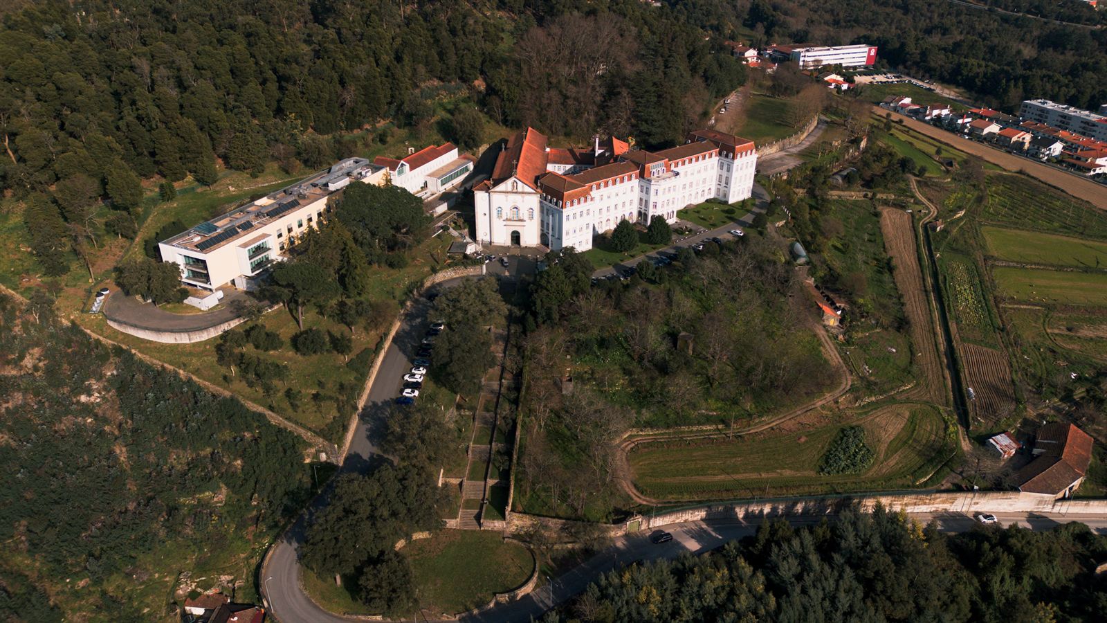Vista aérea da Igreja de Montariol, em Braga