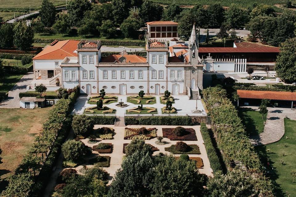 Vista aérea do Palácio da Igreja Velha, em Famalicão